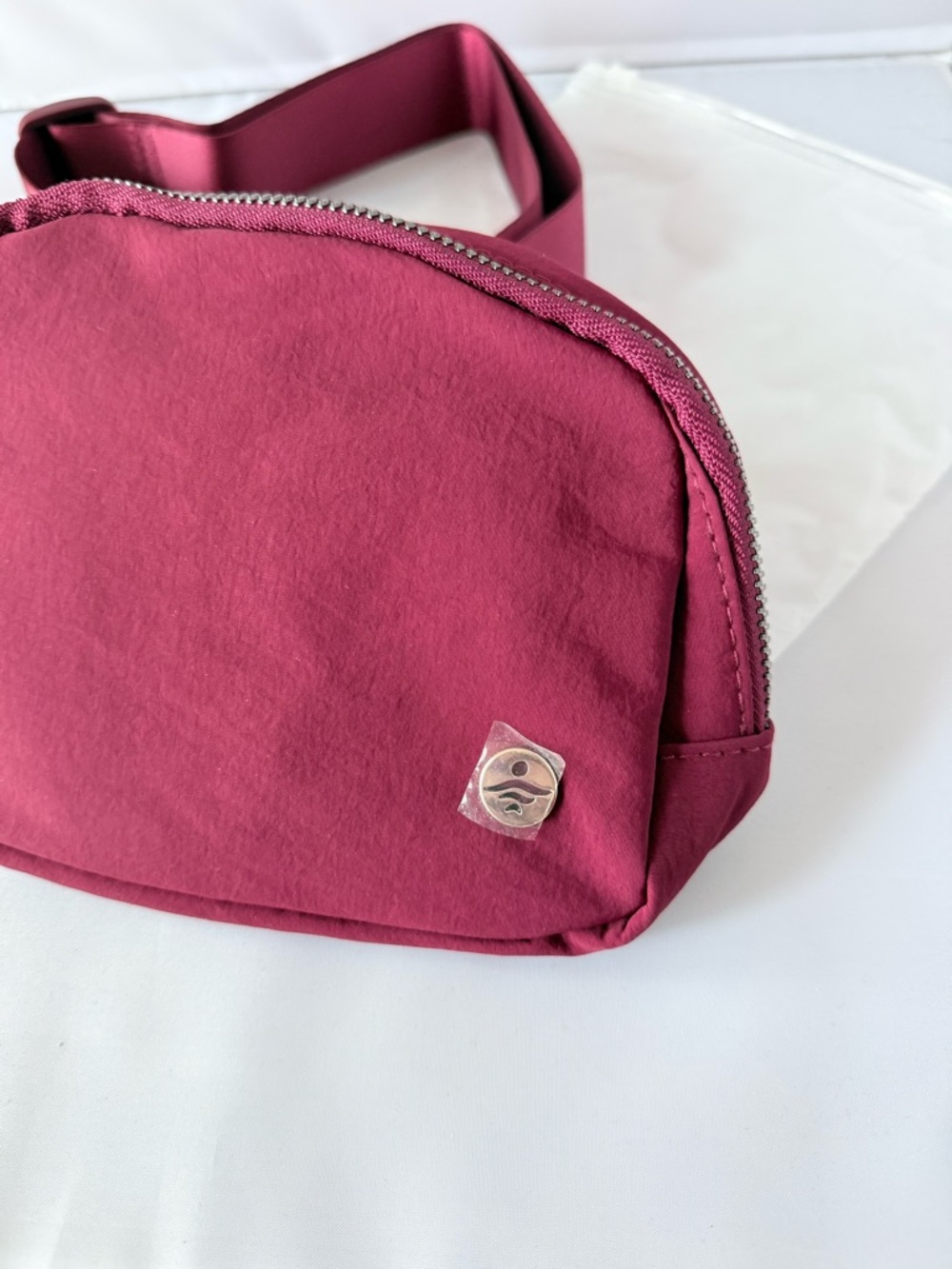 HALARA Fanny Pack Plum Adjustable Belt Bag NWT - Picture 4 of 9